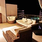 Beachfront Penthouse Spacious, Gym, Pool, 6Ppl