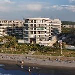 Beachfront Penthouse Spacious, Gym, Pool, 6Ppl
