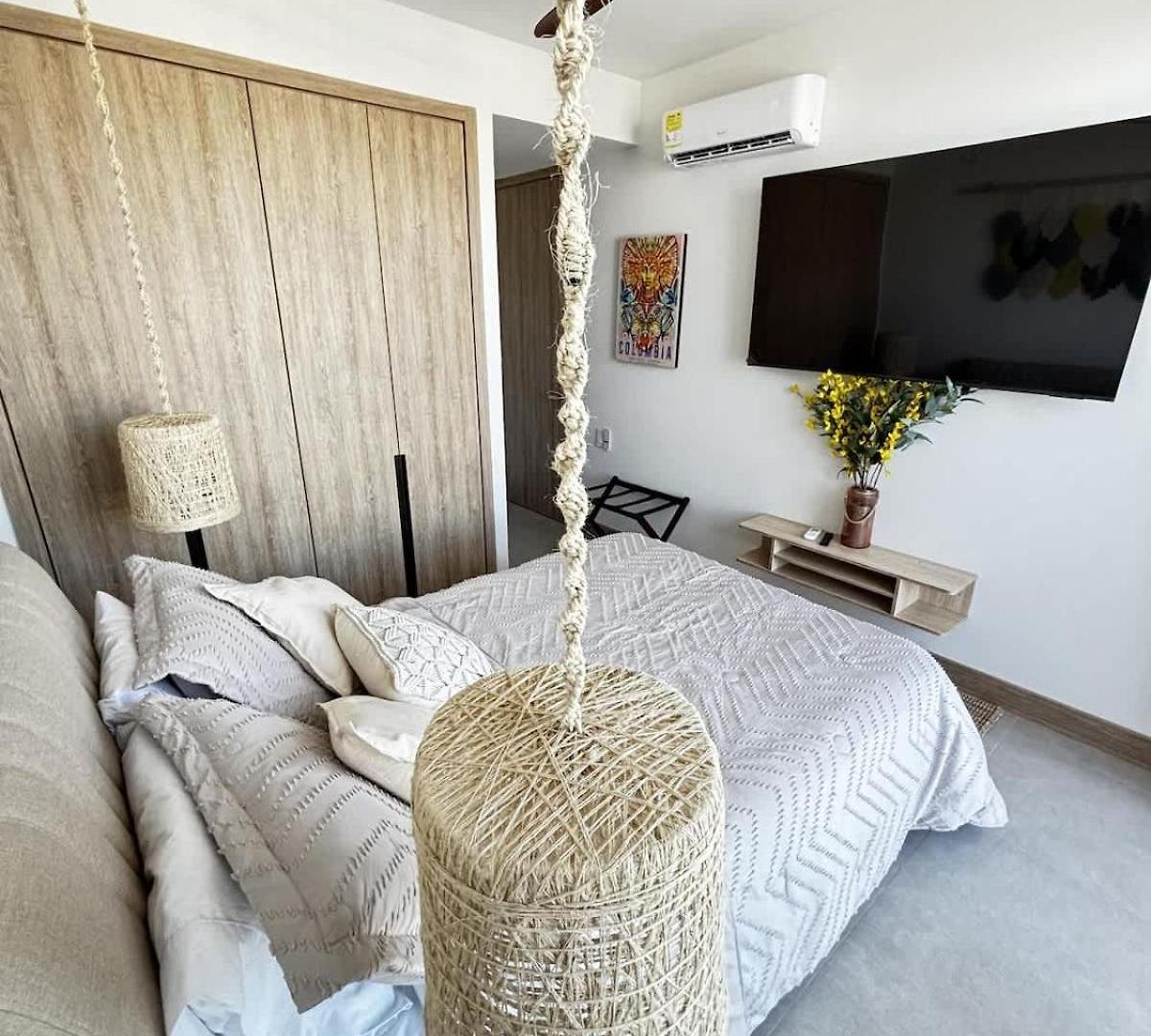 Beachfront Penthouse Spacious, Gym, Pool, 6ppl Cartagena