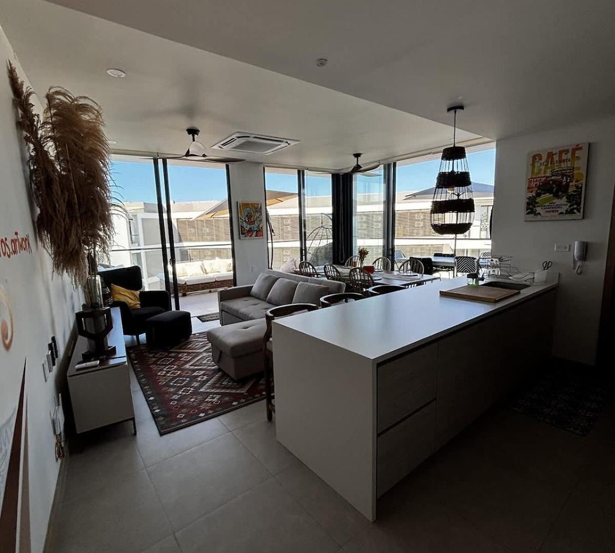 Beachfront Penthouse Spacious, Gym, Pool, 6ppl Apartamento *