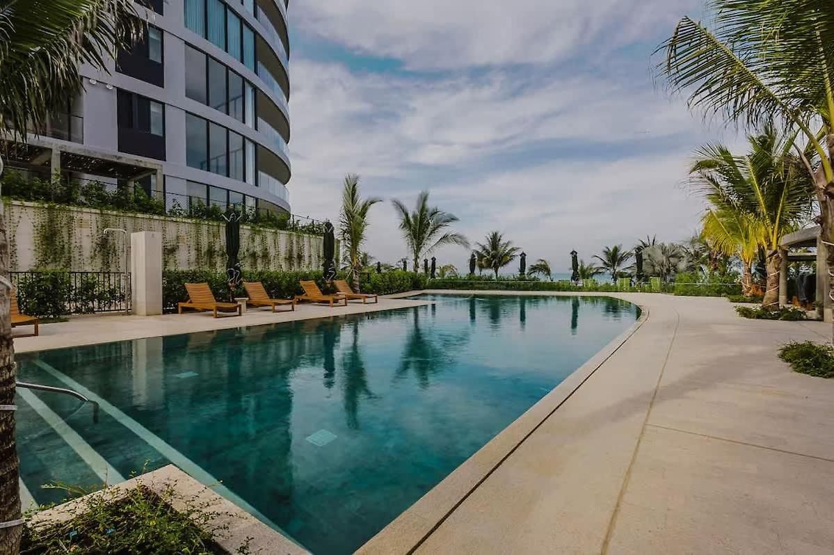 Beachfront Penthouse Spacious, Gym, Pool, 6ppl Apartamento Cartagena