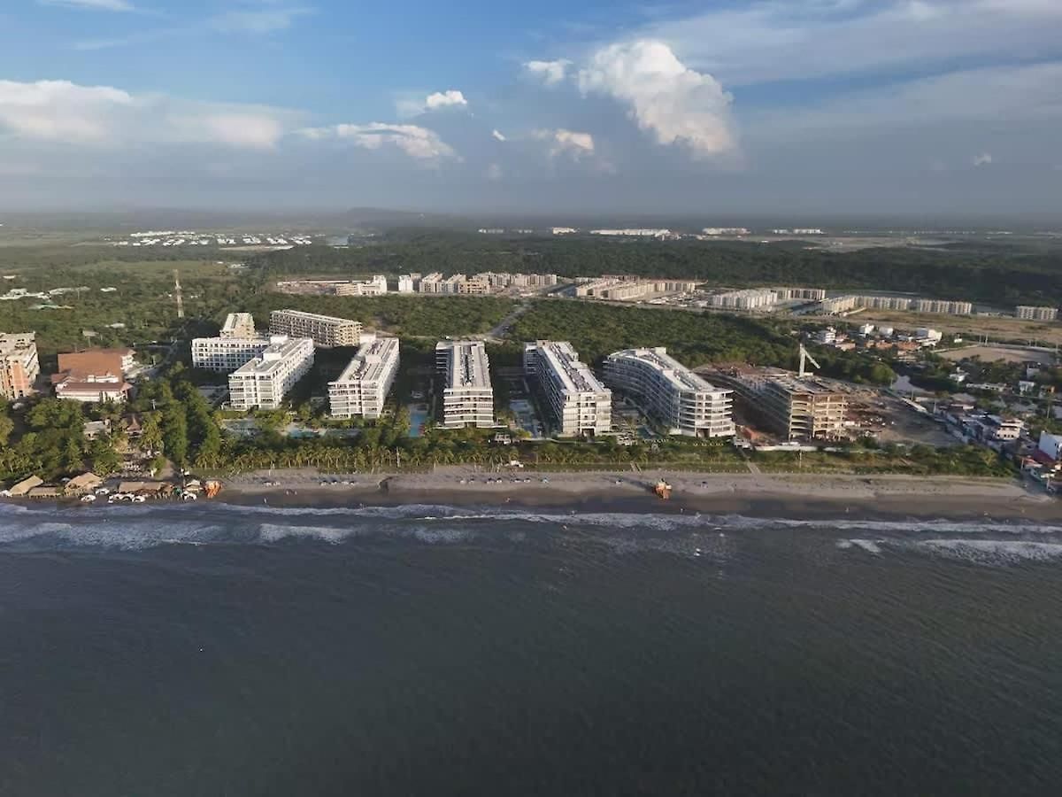 Beachfront Penthouse Spacious, Gym, Pool, 6ppl Cartagena