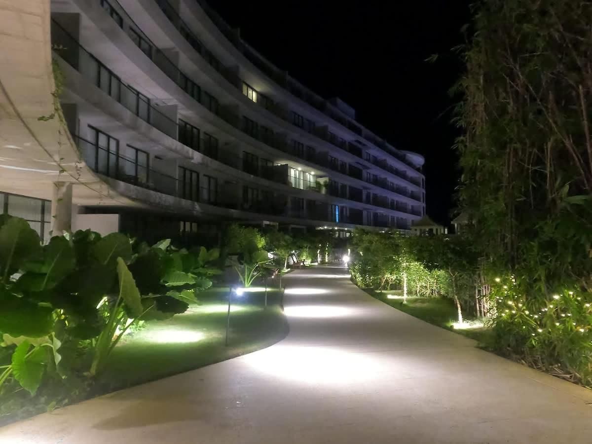 Beachfront Penthouse Spacious, Gym, Pool, 6ppl Apartamento