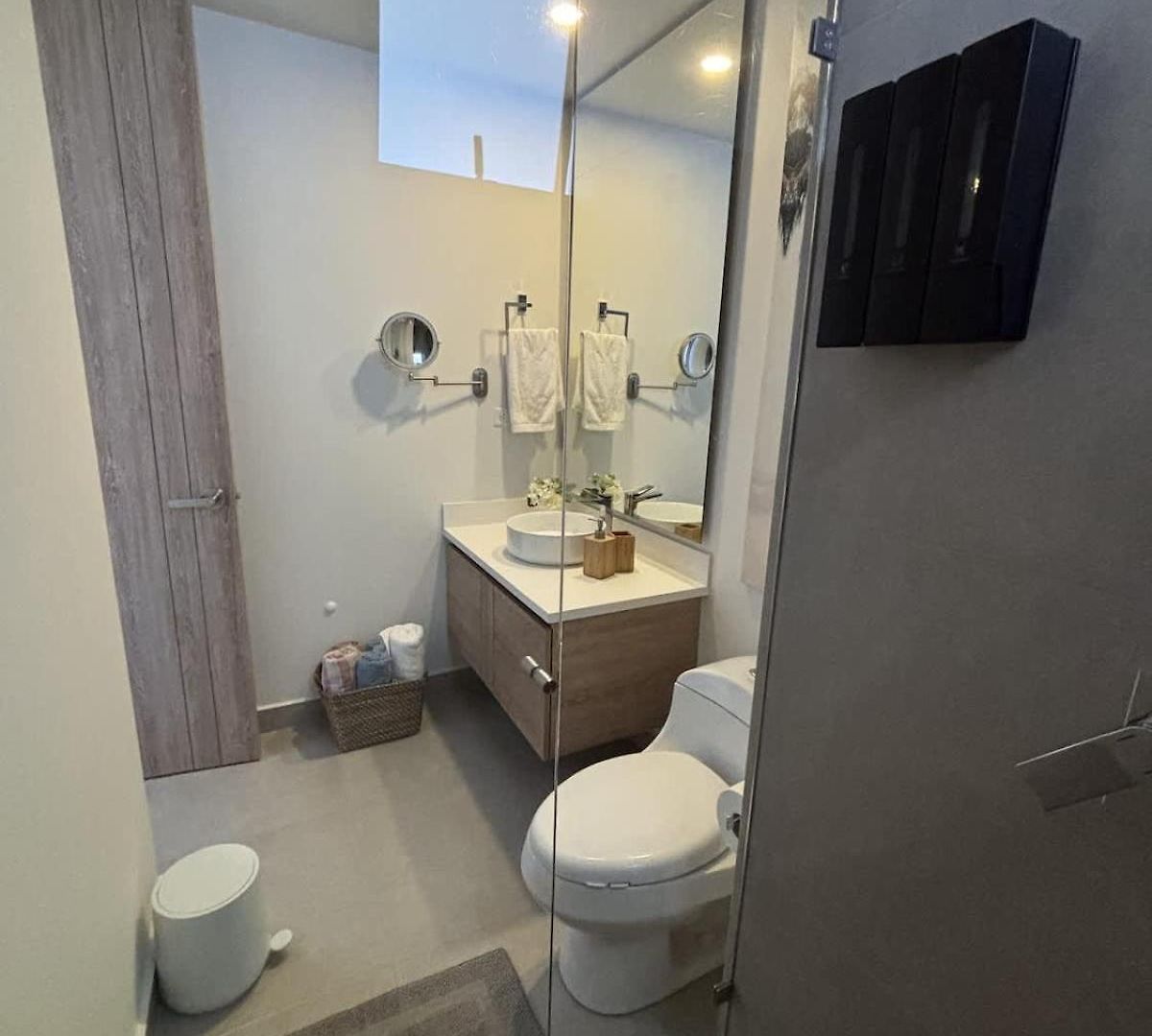 Apartamento Beachfront Penthouse Spacious, Gym, Pool, 6ppl *
