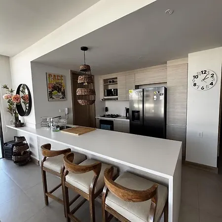 Apartamento Beachfront Penthouse Spacious, Gym, Pool, 6ppl *