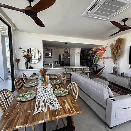 Beachfront Penthouse Spacious, Gym, Pool, 6ppl
