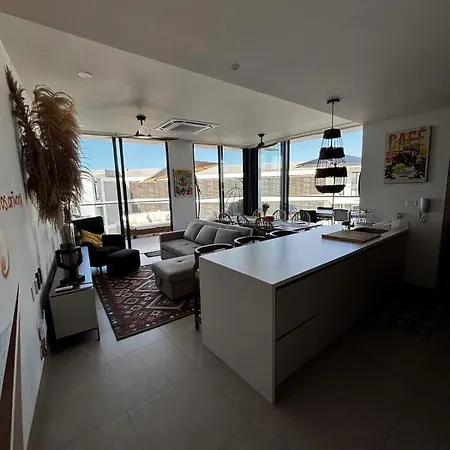Beachfront Penthouse Spacious, Gym, Pool, 6ppl Apartamento *