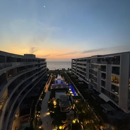 Apartamento Beachfront Penthouse Spacious, Gym, Pool, 6ppl *