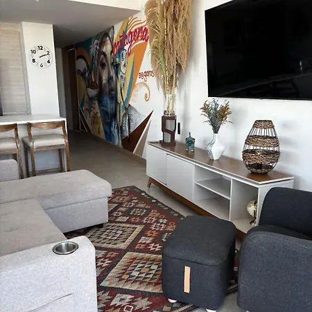 Beachfront Penthouse Spacious, Gym, Pool, 6ppl * Cartagena