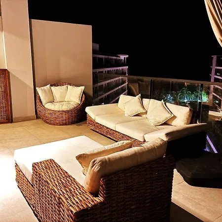 Beachfront Penthouse Spacious, Gym, Pool, 6ppl *