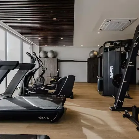 Beachfront Penthouse Spacious, Gym, Pool, 6ppl * Cartagena