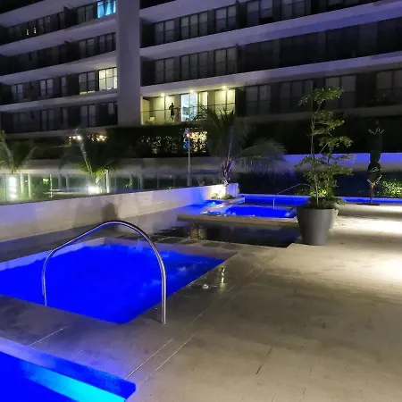 Beachfront Penthouse Spacious, Gym, Pool, 6ppl Cartagena
