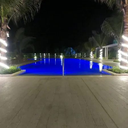 Apartamento Beachfront Penthouse Spacious, Gym, Pool, 6ppl *
