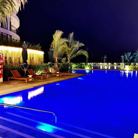 Apartamento Beachfront Penthouse Spacious, Gym, Pool, 6ppl *