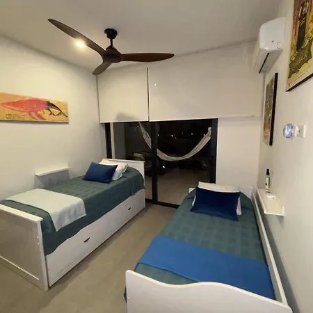 Beachfront Penthouse Spacious, Gym, Pool, 6ppl Cartagena