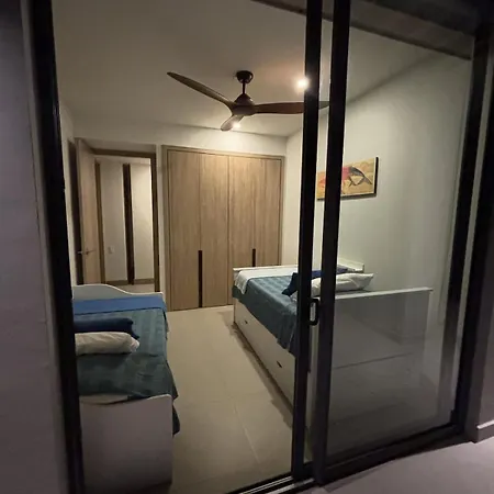 Apartamento Beachfront Penthouse Spacious, Gym, Pool, 6ppl *